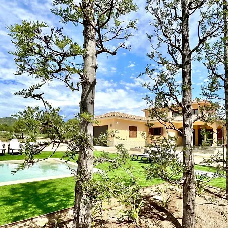 Violeta 5bedroom Air Conditioned